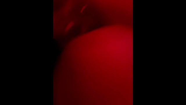 Малышка Принимает Двойной Фаллоимитатор В Обе Дырки😍