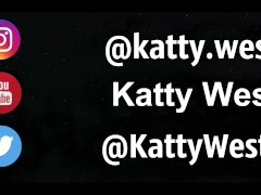 Две девки писают на публике возле машины - Screenshot 15 of 16 - Butt