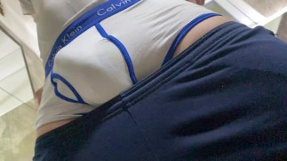 POV ruso Guy está orinando en ti bebe mi orina