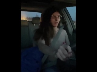 Chica Trans USA Vibradores Mientras Conduce Cachonda Casi Atrapada!