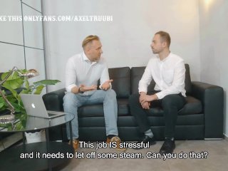 Najlepsze polskie porno gejowskie. Rozmowa o pracę. wiecej filmów na moim onlyfans axeltruubi screenshot number 1