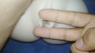 Удивительная вкусная мокрая киска - секс-кукла