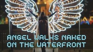 Ангел Моника Фокс гуляет голышом по набережной в Сочи