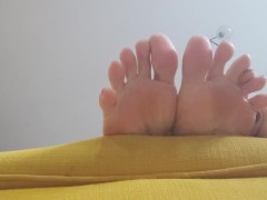 big feet of the goddess and fetishism