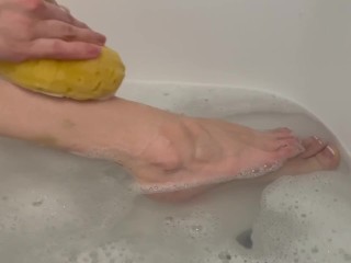 ASMR Мытье ног в пенной ванне