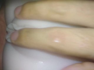 Juego con mis agujeros hasta que me hace girar los ojos - muñeca sexual