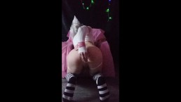 饥渴的 femboy 狠狠地把自己操得目瞪口呆