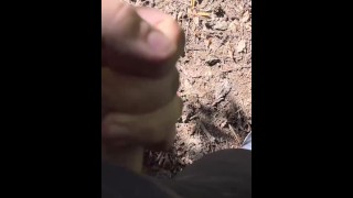 Masturbação ao ar livre em um jeans Hollister