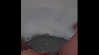 Grote lul en Nice voeten in het bad.