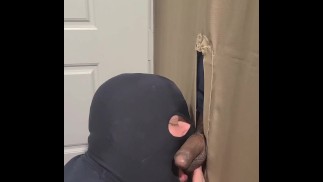 Ungeschnittene Latino-Bauarbeiter stehen Schlange vor der Tür nice load onlyfans gloryholefun1/c7