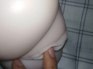 घिनौनी गीली चूत और बड़ी सूजी हुई क्लिट - सेक्स डॉल का कमाल का क्लोजअप