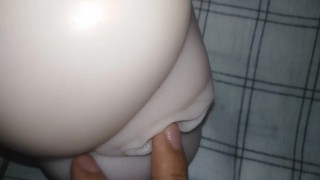 Increíble primer plano de baboso mojado coño y grande hinchado clítoris - muñeca sexual