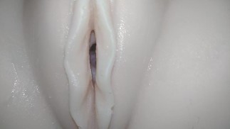 POV соло дрочит киску и трет клитор до оргазма - секс кукла