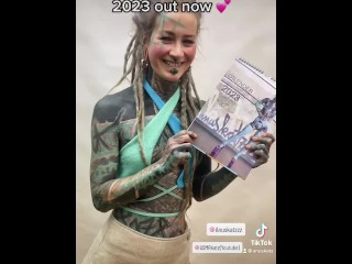 Anuskatzz эротический календарь на 2023 год УЖЕ ВЫШЕЛ - Напишите мне, чтобы получить одну из ограниченных вещей, которые доступны