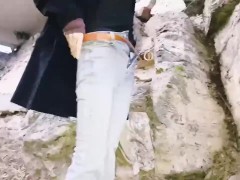 【野外おしっこ】山の中でおしっこ我慢出来なくて人目気にしながら放尿しちゃった　露出　　日本人　素人 - Screenshot 1 of 16 - Japanese