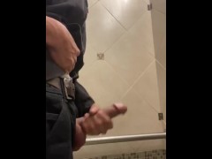 Had To Do A Quicky In Hospital Public Restroom, Huge Cumshot