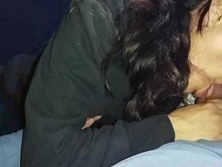 🔥Я прихожу в гости к парню моей подруги, и он кончает тем, что трахает меня