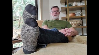 höre auf MEINE Stimme und beobachte MEINE Zehen und verfalle in MEINEN Bann....