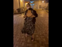 港女深夜自拍野外露出影片 - Screenshot 13 of 16 - Sweetie Fox