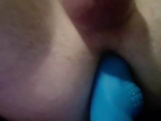 Копайте фаллоимитатор тугой белый фембой неженка задница