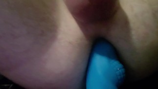 Копайте фаллоимитатор тугой белый фембой неженка задница