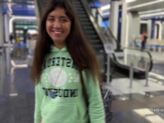 Она попросила меня трахнуть её в общественном туалете торгового центра - я не мог отказать - Screenshot 3 of 16 - Public Quickie