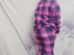 BIG BOOTY GIRL SHOWING HERSELF - Screenshot 16 of 16 - Big Booty