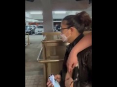 香港年輕夫婦自拍街外露出影片 - Screenshot 8 of 16 - Real Public Sex