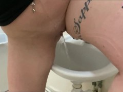 Mini pissing compilation - Screenshot 13 of 16 - Pissing