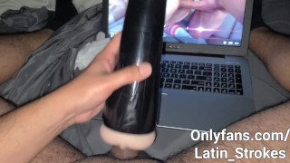 Latin Guy tire un jet de sperme avec Fleshlight à chaud 3sum 4k