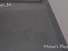 【野外放尿】家に入るまでに我慢できず、自宅の敷地内で露出… パイパンおまんこ丸見えでおしっこ【盗撮風】