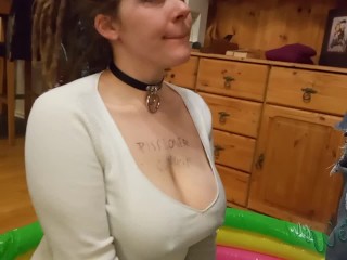 Amateur Pisse Fille Mendiant Pour De La Pisse