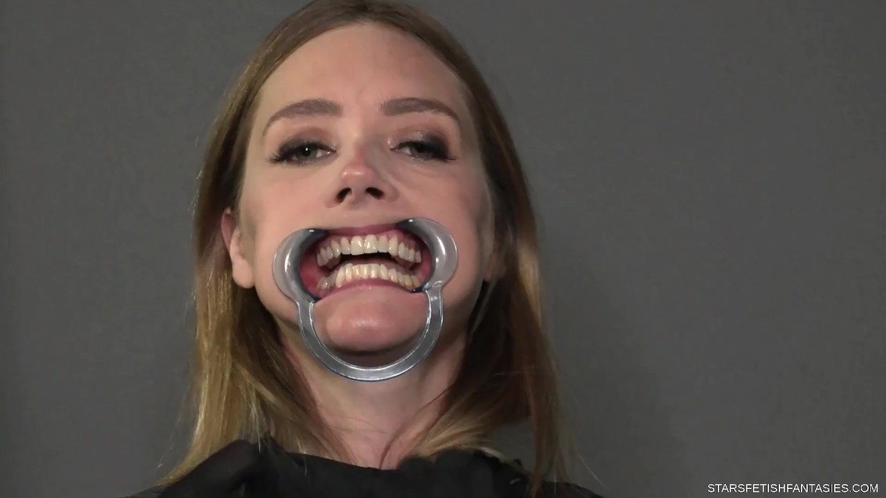 Star nine gagged