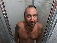 Real couple is pissing into each other's mouth