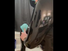 Latex shining - Screenshot 6 of 16 - Latex Catsuit