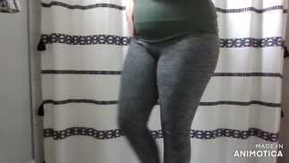 I just can't resist wetting my leggings