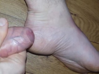 Cumming on own Foot Part 2
