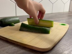 Cute teen fuck her ass with a big cucumber - Screenshot 1 of 16 - Anal
