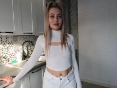 Сводная сестра уломала братца сделать за неё дела по дому в обмен на секс - Screenshot 3 of 16 - Point Of View