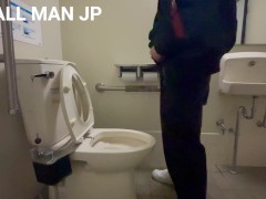 Voyeur video of public toilet ♡ Peeing of a cute boy | Japanese