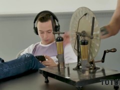 TUTOR4K. Electric Connection - Screenshot 3 of 16 - Tattooed