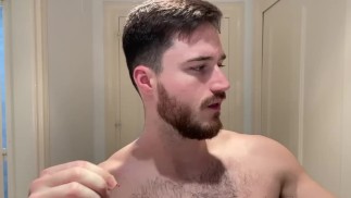 Макрофилия - запертая в гигантских подмышках и дезодорантных рулонах