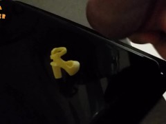 Sega e sborrata su piccola scarpetta di Cenerentola