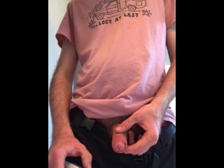 我刷牙，用自己的小便漱口