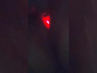 Masturbazione a luci rosse!