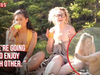 Ersties: Лесбийская пара устроила сексуальное свидание на открытом воздухе