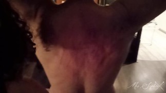Slave jongen vraagt de meesteres van zijn buurman om hem een zweepsessie te geven!