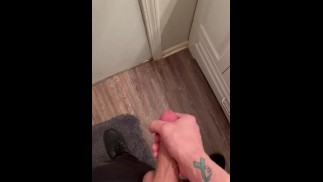 Rompere un dado su tutto il pavimento del bagno!! CARICO ENORME