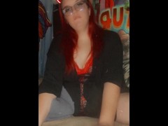 Cum for Me Baby in 5...4...3... Hot MILF eats wings while instructing you to CUM HARD.