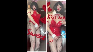 Японский фембой косплеит девушку-кролика и мастурбирует